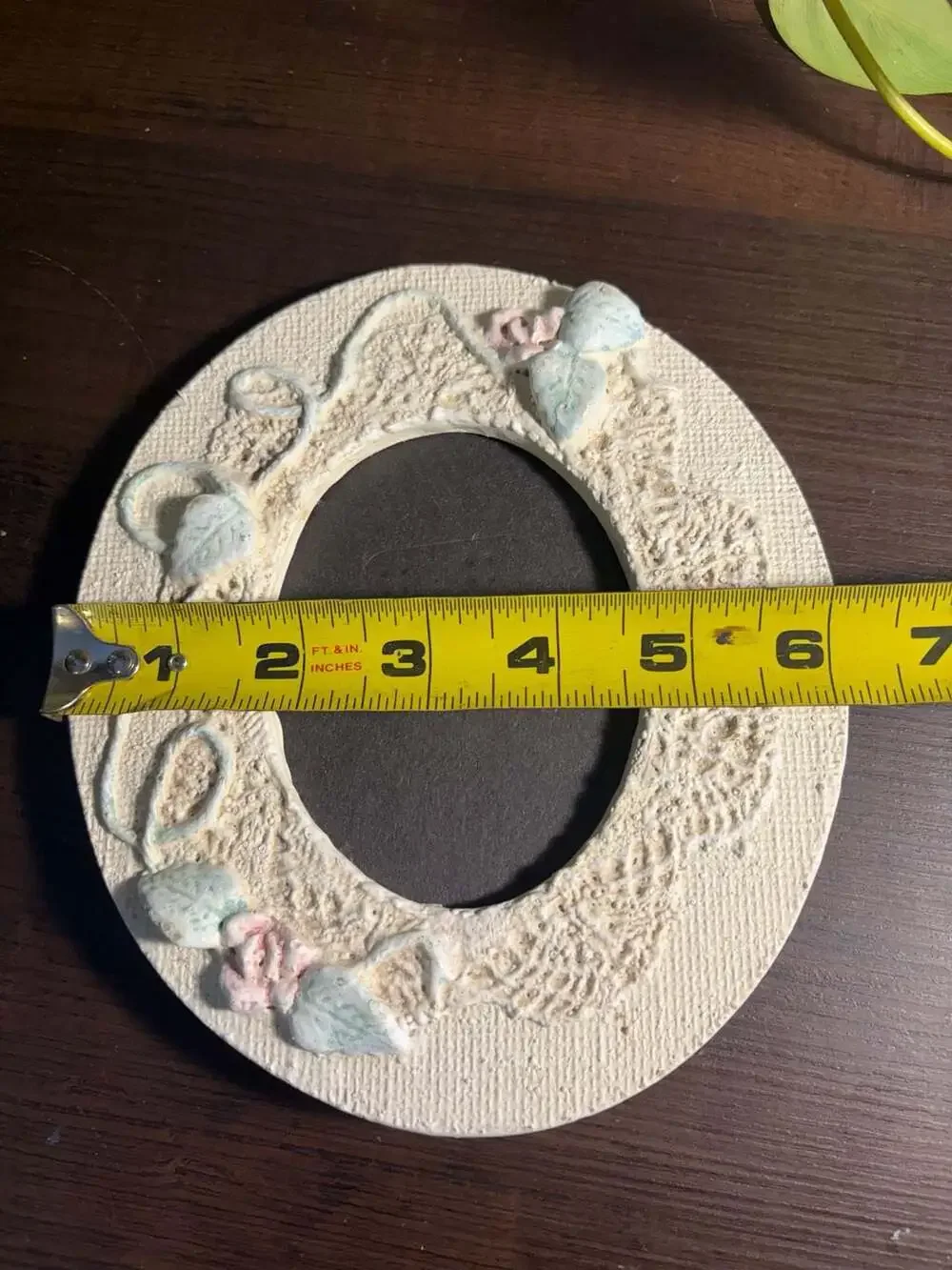 Vintage Oval Photo Frame with 3D Floral & Lace Texture Design Cottagecore